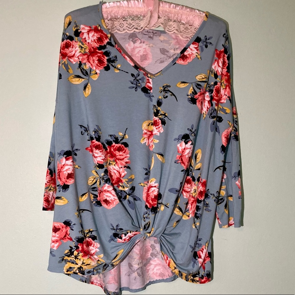Floral Top - Picture 2 of 7